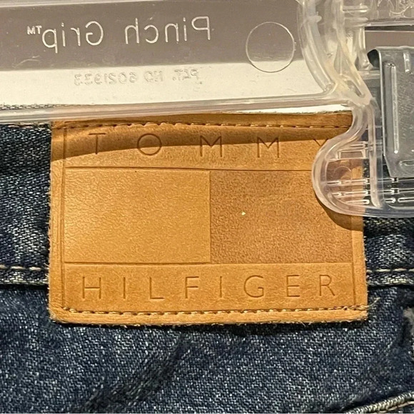 Vintage Tommy Hilfiger jeans. Size 6. Carpenter loop, full leg. - Picture 4 of 8